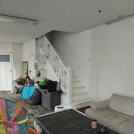 appartement individuelle refais a neuf,ds maison de maître,6 couchages dont un lit kingsize,cuisine avec lave vaisselle,rue privative pour se garer, accessibilité au jardin-2