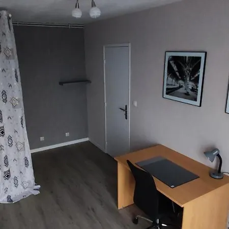 Chez Romain, appartement proche commerces et centre ville-3