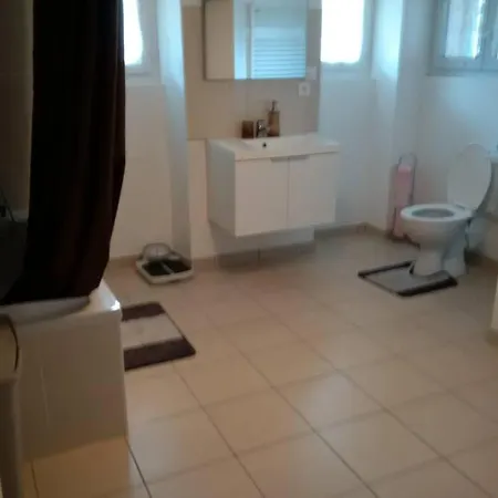 Appart 53 m2 en Rdc maison, jardin, à 50 m plage-2