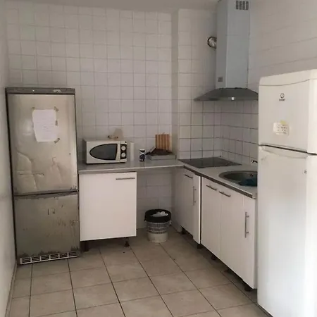 Lori Hostel-2