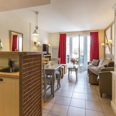 Terraced House In Residence & Spa With Common Pool And Sauna, Houlgate-3
