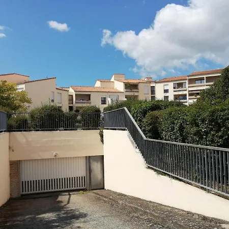Bel Appartement En Residence "Bois Dore" Avec Piscine Et Mini Golf Prives Proche Centre Ville Et Stade Rochelais-2