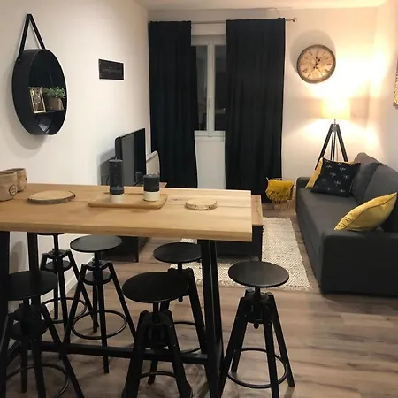 Logement à Brive proche centre-ville et campagne - climatisation, Wifi, coin exterieur et parking privés-3
