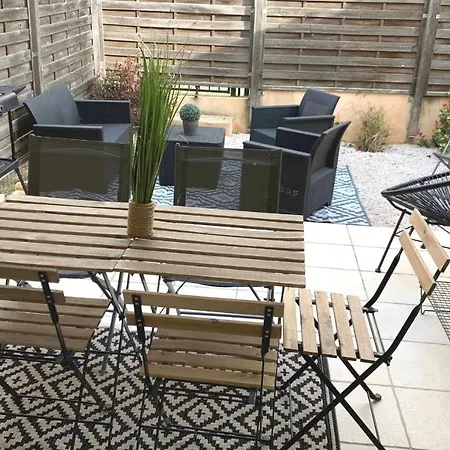 Maison T4 -Jardin+ Parking+ Clim -Proche Remparts-2