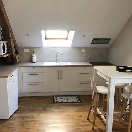 Logement à Brive, près du centre-ville et de la gare - Climatisation, fibre internet et stationnement gratuit-2