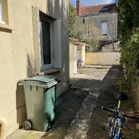 Charmant Studio Tres Proche Gare, Calme-2