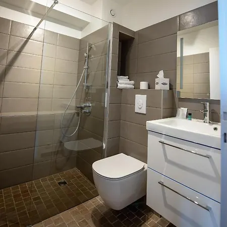 APPARTEMENT PLEINE VUE MER 34 Ch. du Sillon Saint-Malo Plage-3