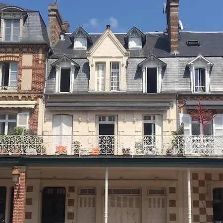 À deux pas du casino et de la plage Spacieux 2 pièces-3