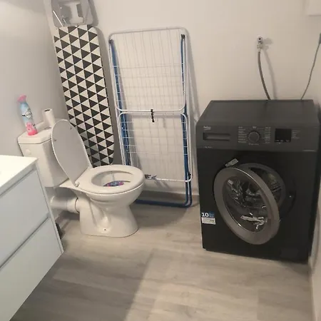 Logement neuf en face de la forêt. Accès cour.-3
