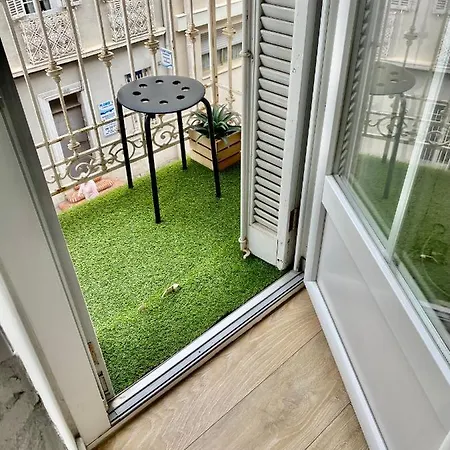 Studio équipé-climatisé avec balcon au Mourillon à 20m de la plage-2