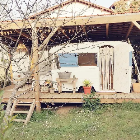 GÎTE AZKENDANTZA 2a6 PERS AVEC CARAVANE INSOLITE-3