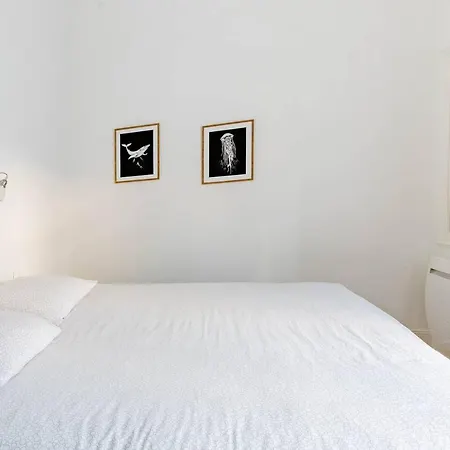 Superbe Duplex De 70M2 Avec 2 Chambres En Hyper Centre Au Calme Sur Cour Classe 3 Etoiles Avec Parking En Option-2