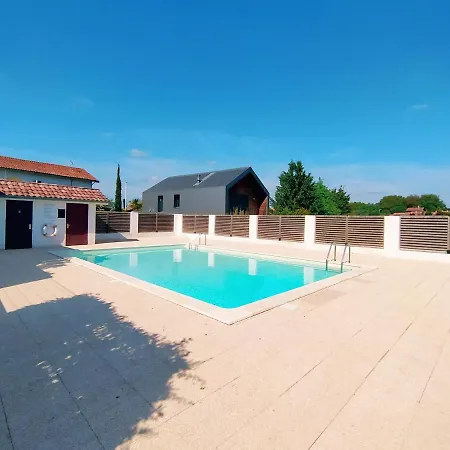 La Baignade de Montaigu, piscine et garage couvert-3