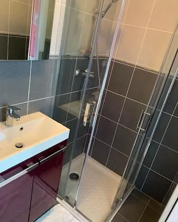 Petit Studio Dans Villa Bord De Lac-3