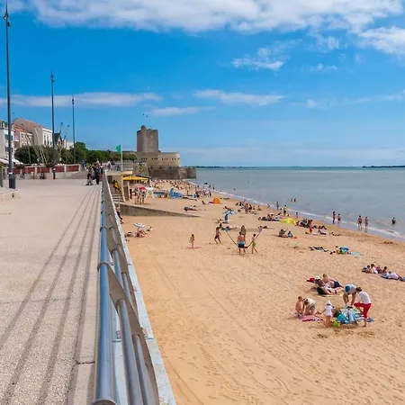 Fouras - T2 Hyper centre les pieds dans le sable !-2