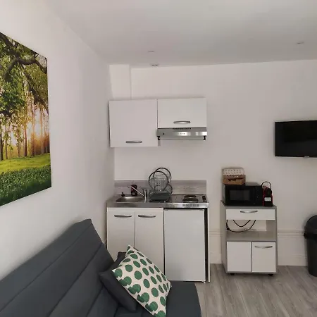 Dg Location-3