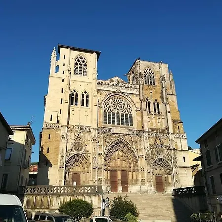 Vienne: Appartement Au Coeur Du Centre Historique-3
