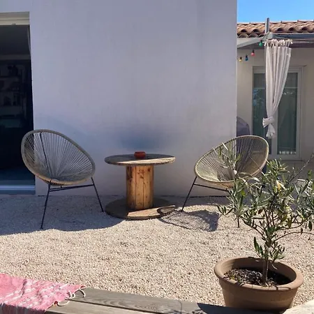 Chambre Dans Maison Avec Piscine-3