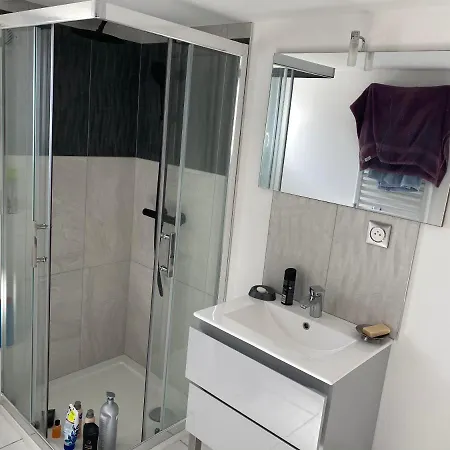 Bel appartement chez particulier calme et piscine-2