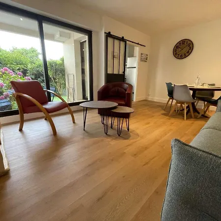 Appartement Cosy Avec Terrasse, Piscine Et Proche Plage A La Rochelle - Fr-1-246-627-2
