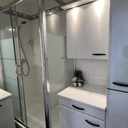 Appartement 2 Pieces Avec Balcon, Ascenseur, Cuisine Equipee - Cabourg - Fr-1-487-340-2