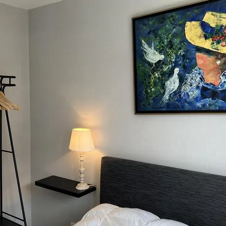Appartement 2 Pieces Avec Balcon, Ascenseur, Cuisine Equipee - Cabourg - Fr-1-487-340-3