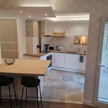 Très bel appartement central, au calme avec balnéo-3