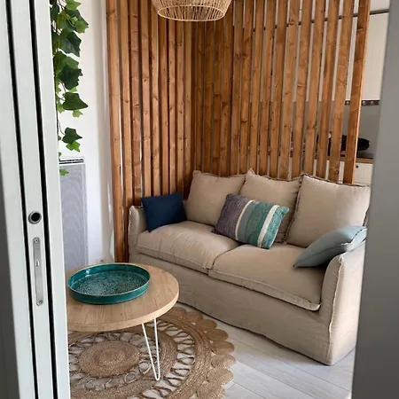 Appartement de standing, vue sur port de plaisance-2
