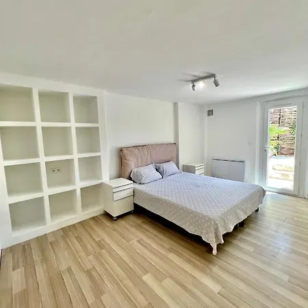 Appartement Spacieux Et Moderne Avec Un Exterieur-2
