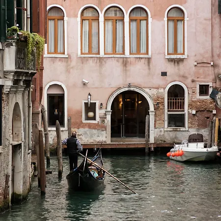 All'Angelo Art Hotel-3