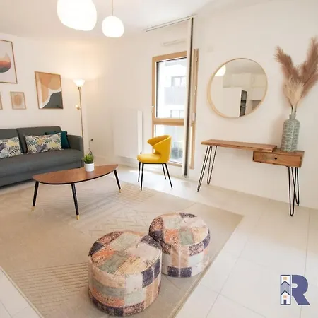 Le Pavillon Vercingetorix - Bright Flat With Terrace-3
