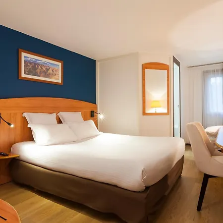 Comfort Hotel Evreux-3