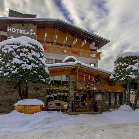 Chalet-Hôtel Neige et Roc, The Originals Relais (Hotel-Chalet de Tradition)-2