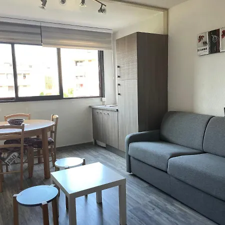 Fréjus, Studio dans résidence avec Piscine-3