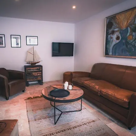 Appartement Avec Cour Privee Centre Ville Classe 4 Etoiles Remparts 1-3