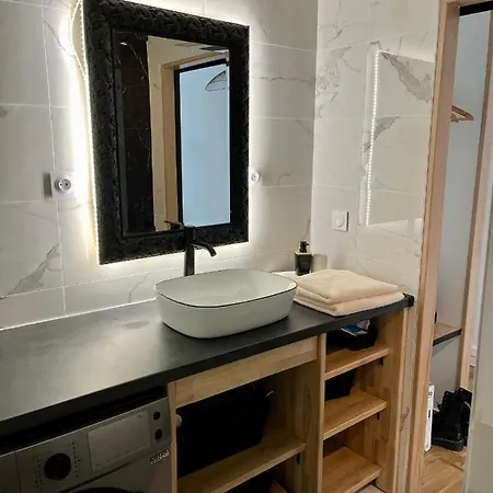 Ravissant loft avec parking souterrain gratuit sur place-3