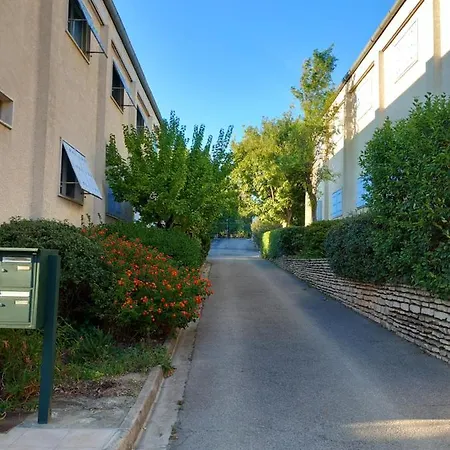 Appartement/studio dans petite résidence calme-2