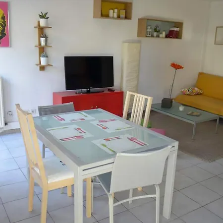 F3 climatisé-terrasse 30 m2- Parking-Antigone-2