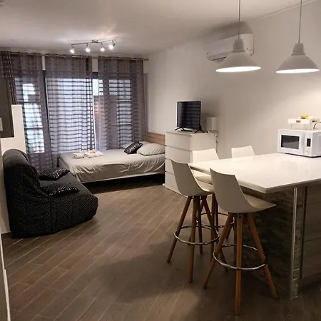 Studio Centre Ville Castellane-3