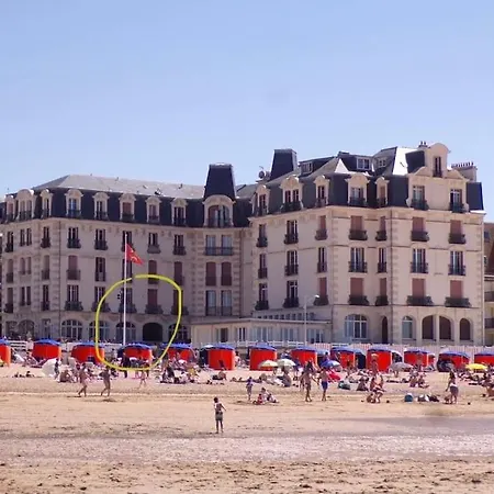 Appartement FACE MER accès direct plage-3