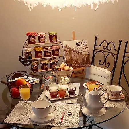 Chambre climatisée au cœur de brive avec téléviseur connecté wifi Netflix-3