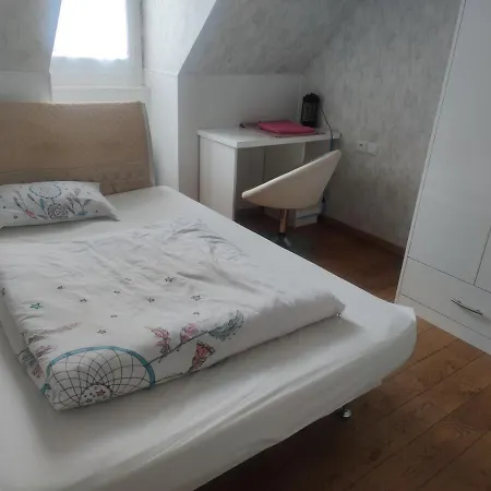 Chambre privée à Bobigny -Salle de bain et toilettes communes, pas de cuisine, check-in après 19h-3