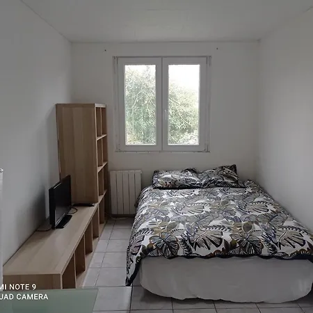 Studio Efficace, Calme Et Comfortable-3