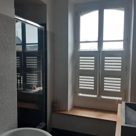 Appart de charme 100 m2 centre ville-3