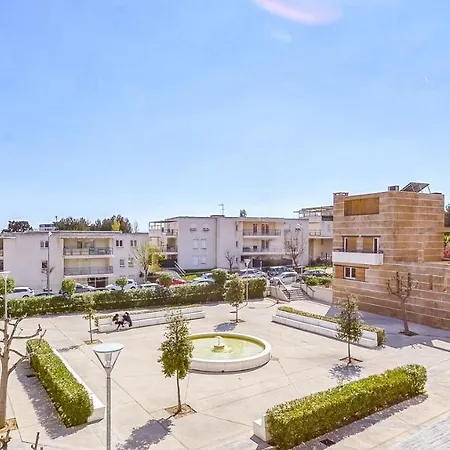 Les ALOUETTES studio avec terrasse, garage et piscine-2