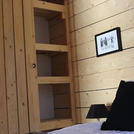 Tiny House Dans Jardin Arbore-3