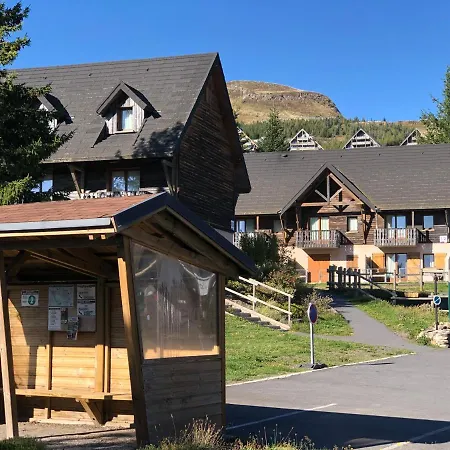 Le chalet de Lamarmotte T3 rénové avec terrasse sud en rez de jardin-3