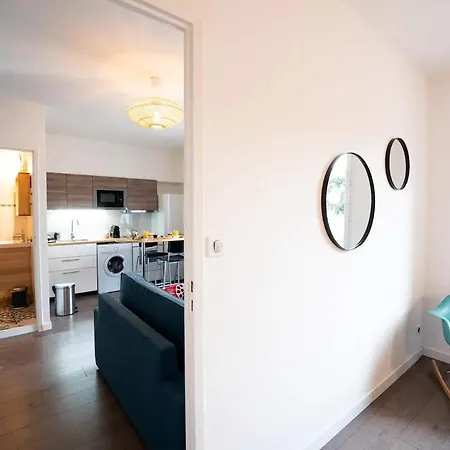 appartement n2 centre village, clim, parking gratuit-3