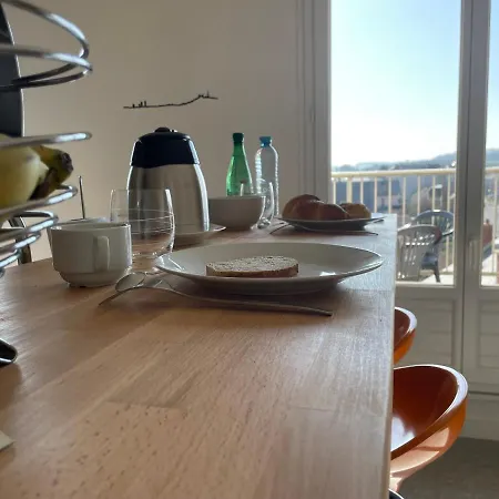 Appartement chaleureux , cosy, bien équipé et bien placé-2