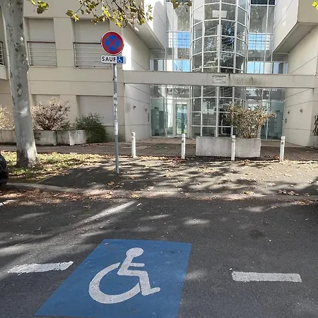 Au Coeur Du Centre Ville De La Rochelle Au Calme Avec Stationnement Gratuit-2